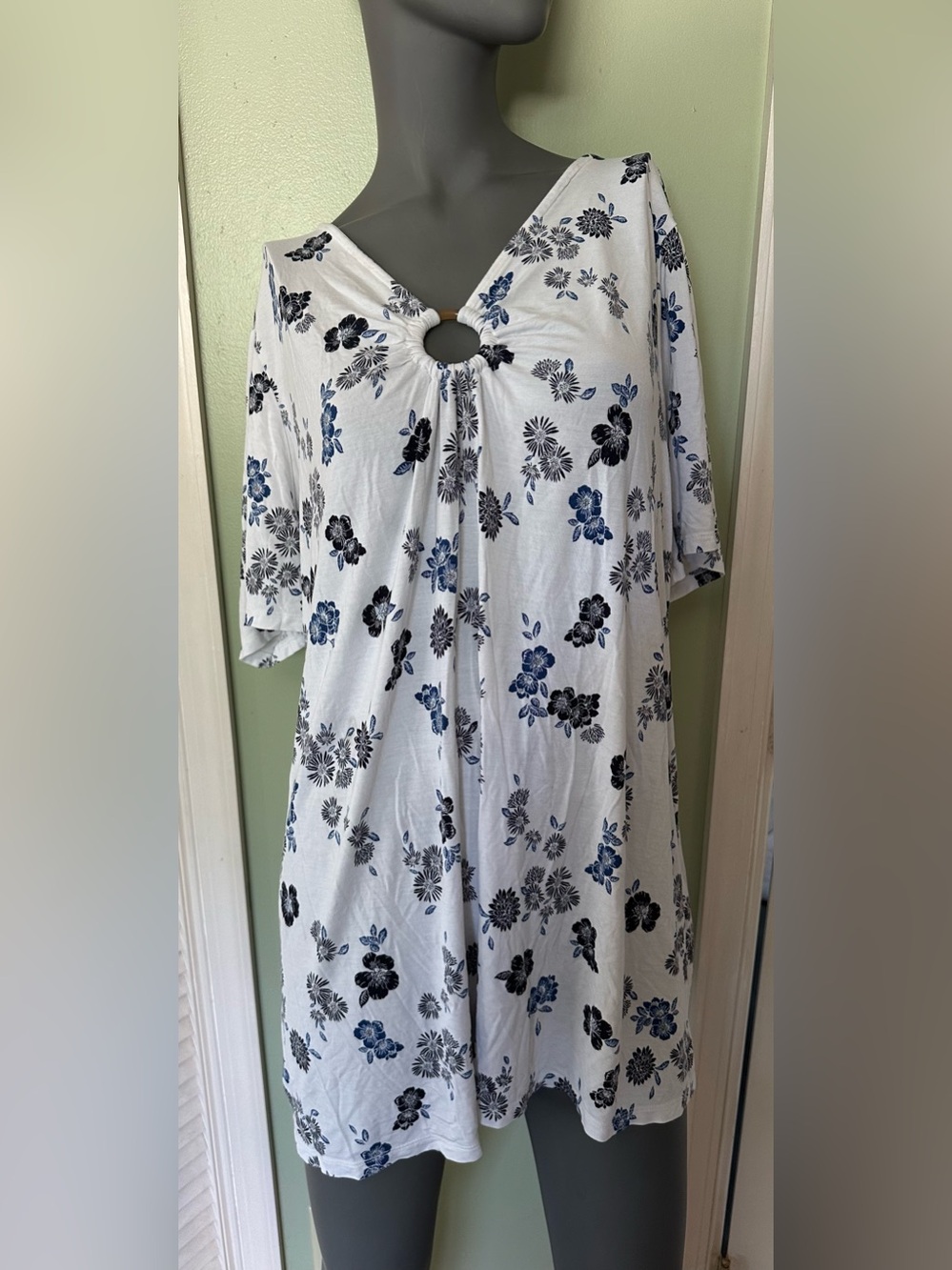 Lane Bryant V-Neck Top Women 18 20 Floral Short Sleeve Stretch